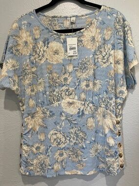 Cato Blue & Cream Floral Short Sleeve Button-Accent Top